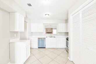 Building Photo - 8046 Split Pine Dr