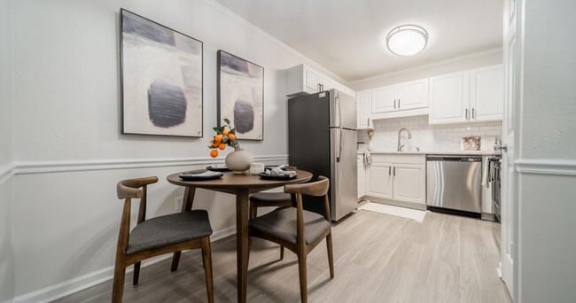 Building Photo - Waterford Place Apartment Homes