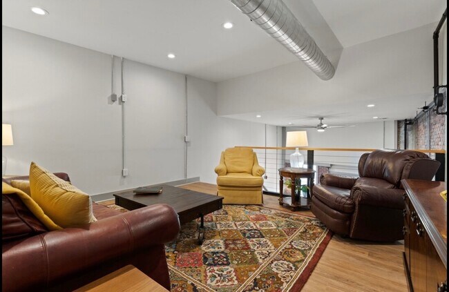 Building Photo - 207 Musgrove St