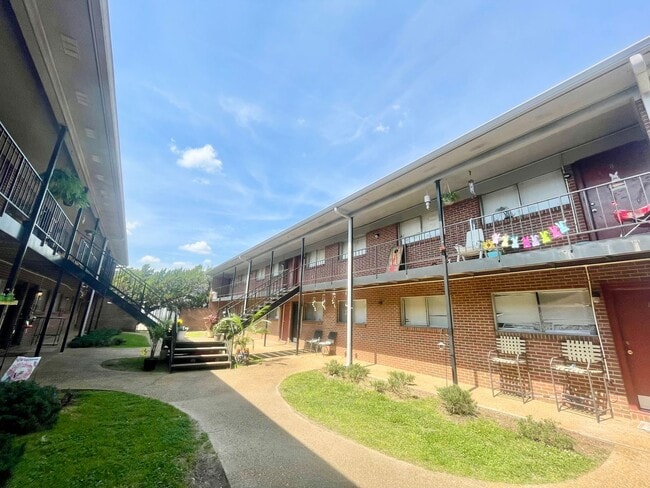 Building Photo - Pearl Manor