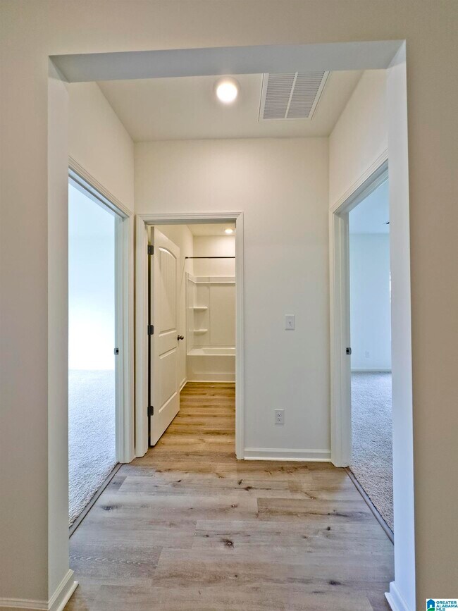 Building Photo - 306 Park Crest Run