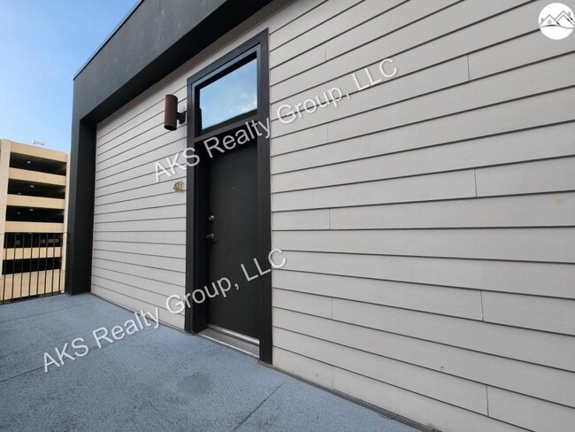 Building Photo - 1801 2nd Ave N
