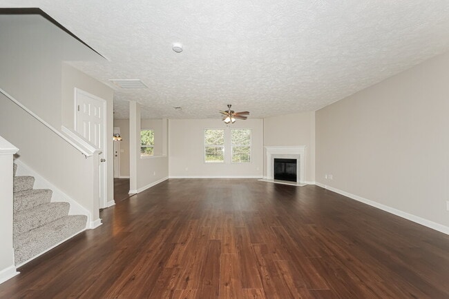Foto del edificio - 1008 Harmony Ln