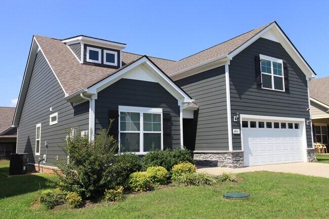 Building Photo - 2431 Hollis Dr