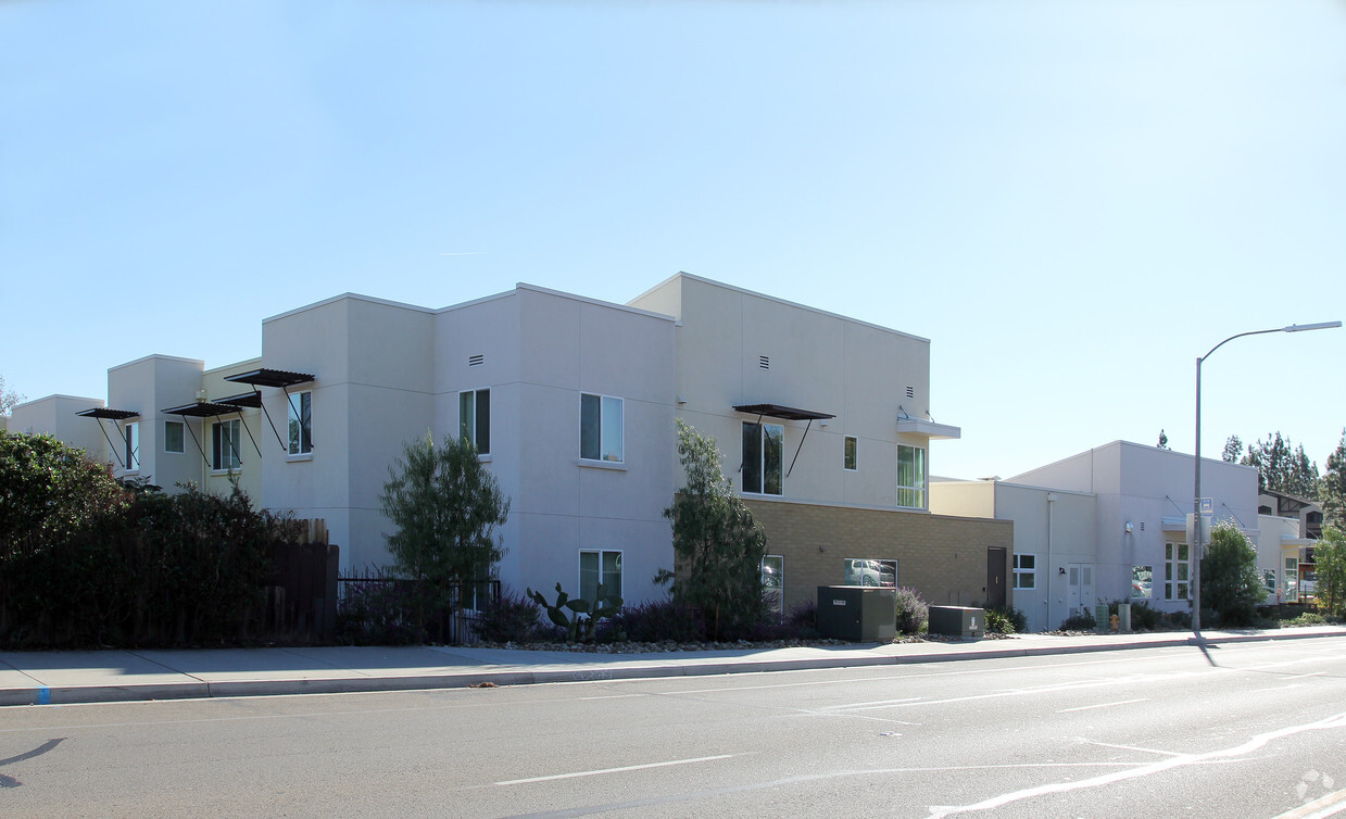 Building Photo - Avocado Court