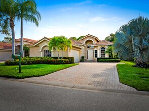 Building Photo - 7668 Greenbrier Cir