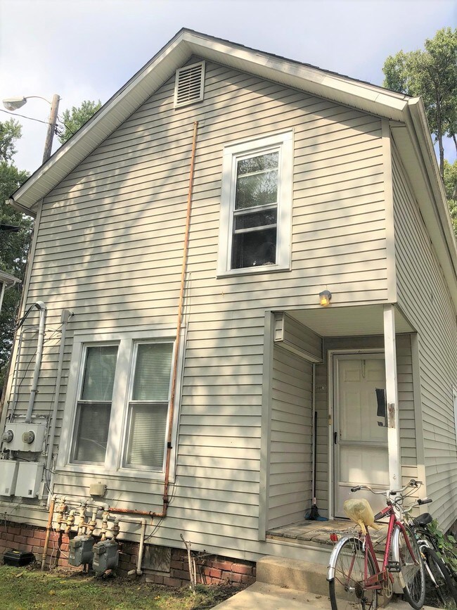 1 W Union St, Athens, OH 45701 Townhouse for Rent in Athens, OH