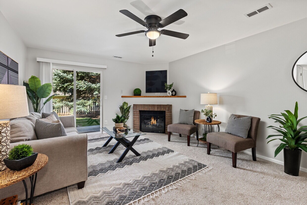 Foto principal - 2960 W Stuart St