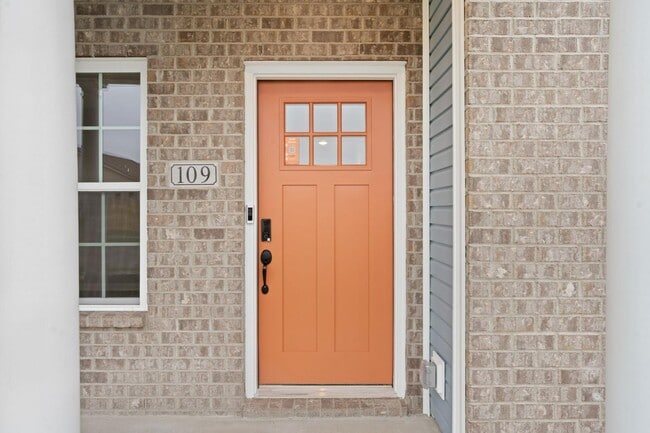 Building Photo - 109 Clearwater Dr