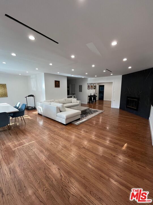 Foto del edificio - 9420 Creemore Dr