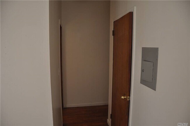 Foto del edificio - 567 Sutter Ave