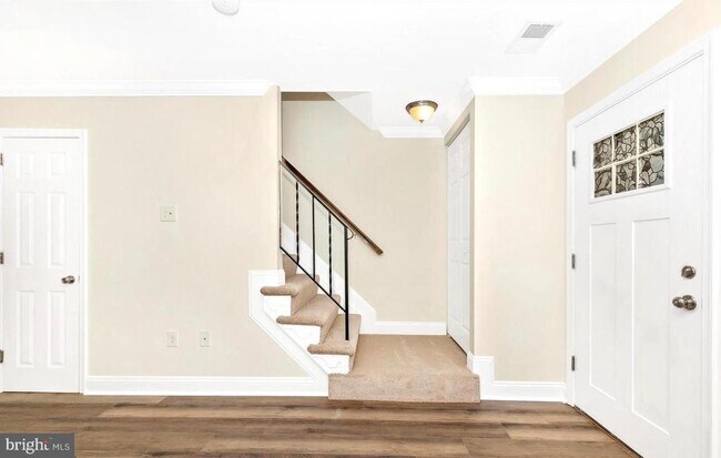 Foto del edificio - 459 Arwell Ct