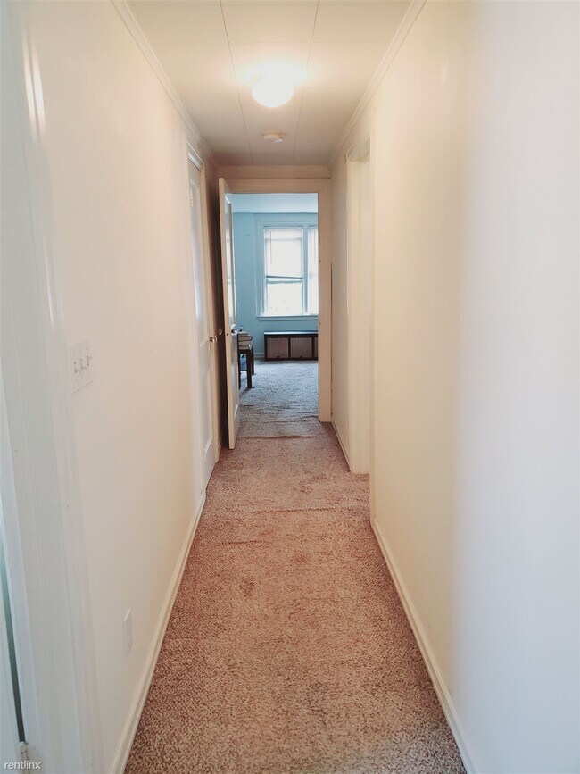 Building Photo - 1 br, 1 bath Condo - 1342 Bedford St Apt C