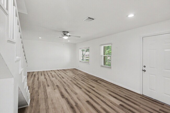 Foto del edificio - 302 Lawrence St