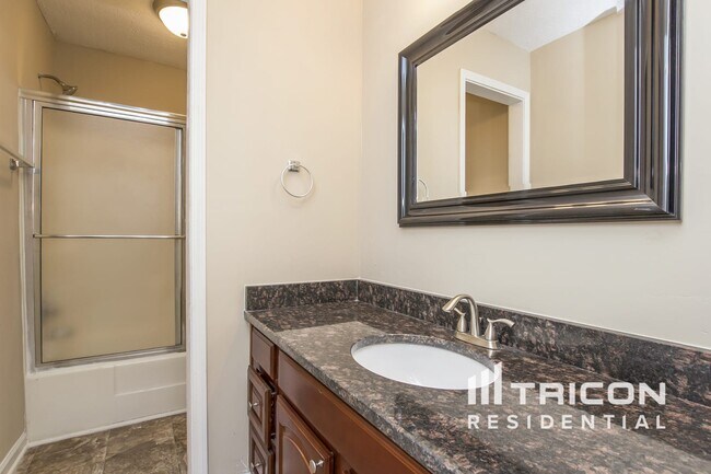 Foto del edificio - 3379 Mansfield Ln