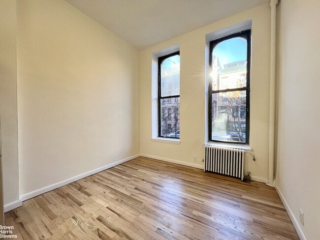 264 W 121st St Unit 2F, New York, NY 10027 - Room for Rent in New York ...