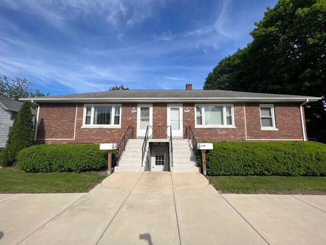 Building Photo - 316-312 N Locust St