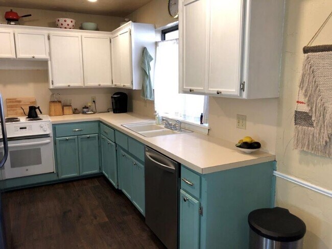 Building Photo - Located in Putnam City School district!  T...