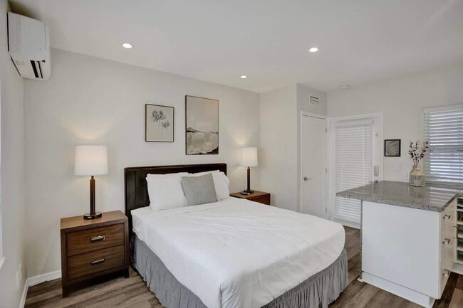 Building Photo - 37 Hendricks Isle