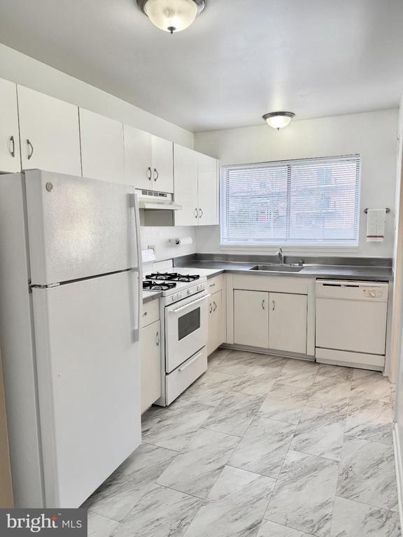 Foto del edificio - 10661 Weymouth St