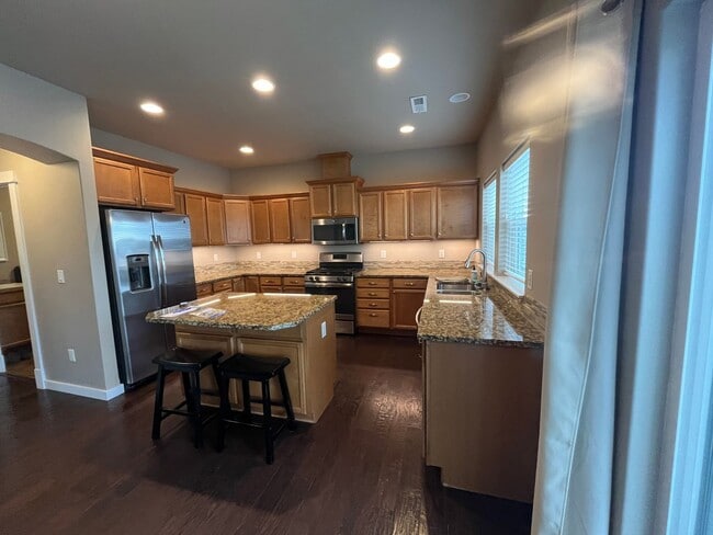 Foto del edificio - 3 bed 2.5 Bath Condo with 2 car garage