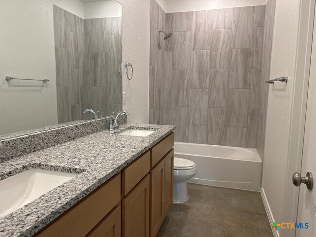 Foto del edificio - 3809 Hackberry Dr