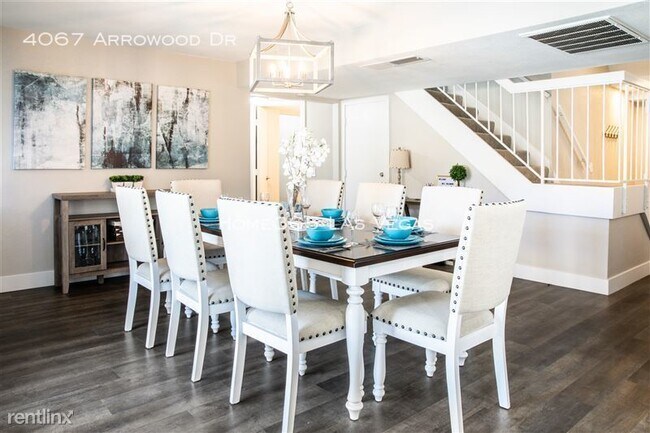 Foto del edificio - 4067 Arrowood Dr