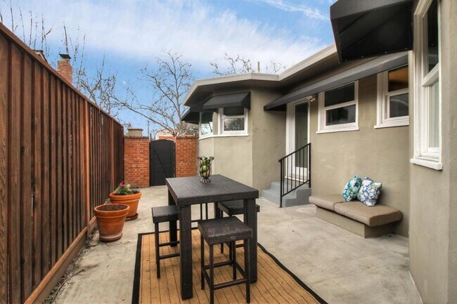 Foto del edificio - 1886 Naglee Ave