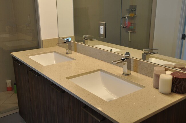 Foto del edificio - 5300 Paseo Blvd