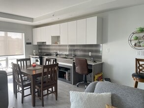 Building Photo - 172 Wentworth Dr