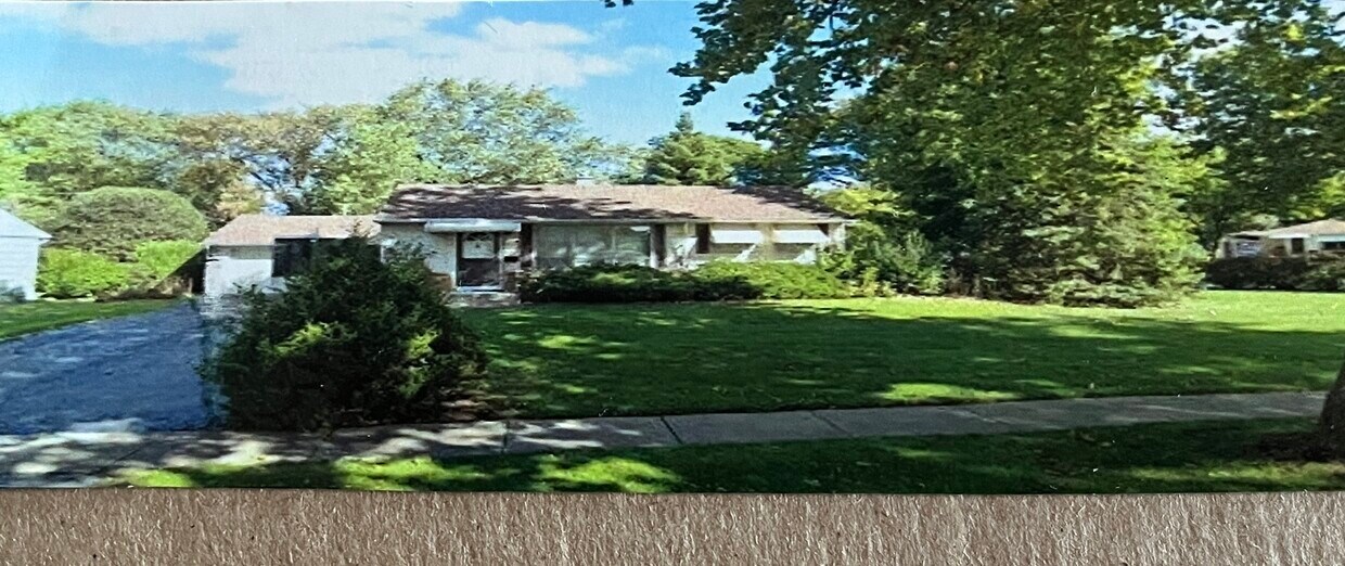 Primary Photo - 2900 Grouse Ln