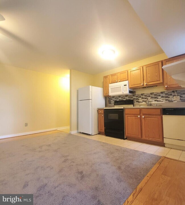 Foto del edificio - 3304 Eastview Ln