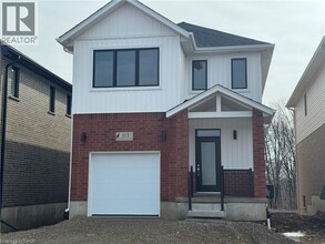 Building Photo - 113 Rivergreen Cres