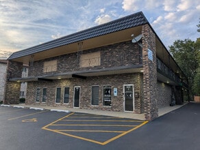 Building Photo - 7840 W 103rd St