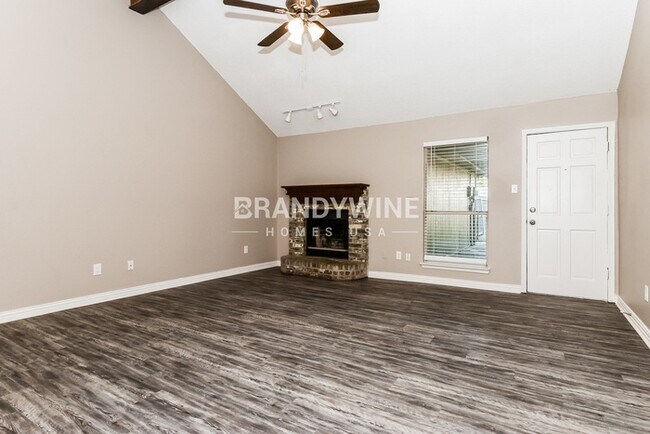 Foto del edificio - 2305 Randi Rd