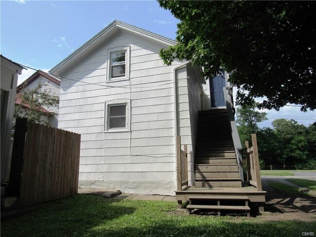Building Photo - 548 Jefferson St