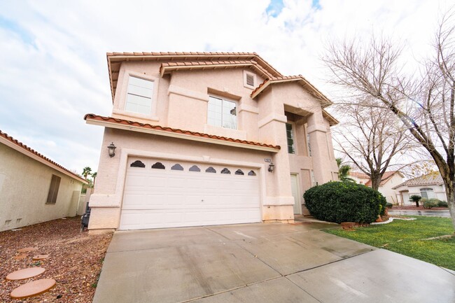 Building Photo - Expansive, Upgraded 4-Bedroom Home with Pr...