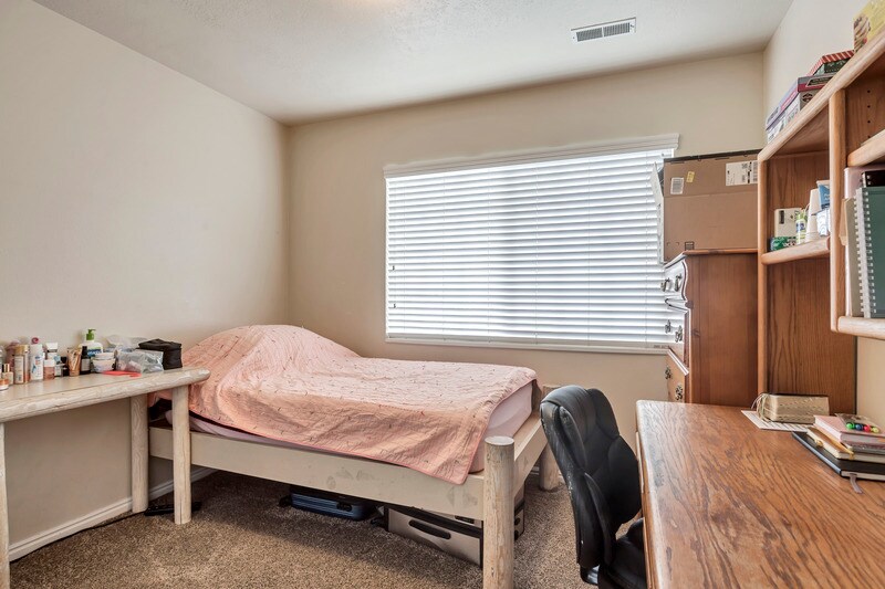 Foto principal - 112 Cougar Blvd