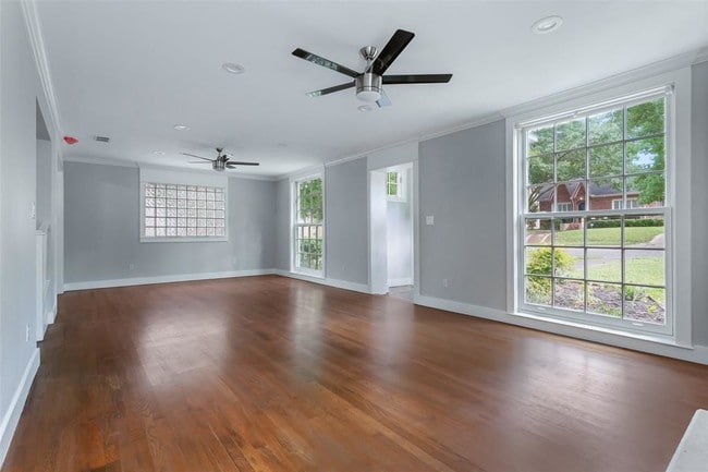 Building Photo - 6929 Hammond Ave