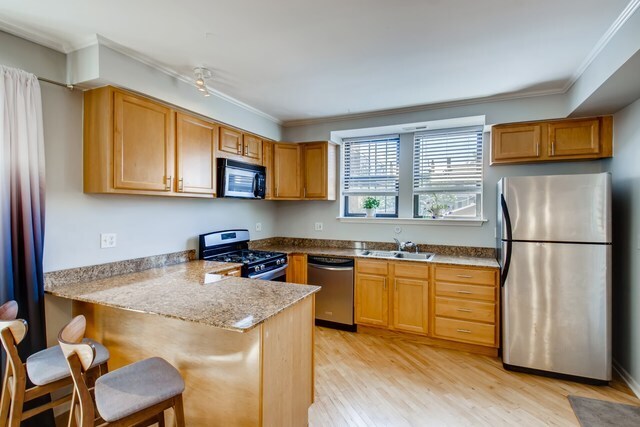Primary Photo - 1627 W Columbia Ave