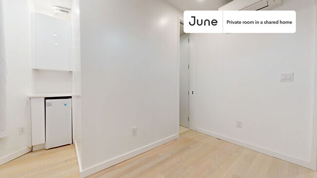Foto del edificio - Room in Shared 4 bed/2 bath home
