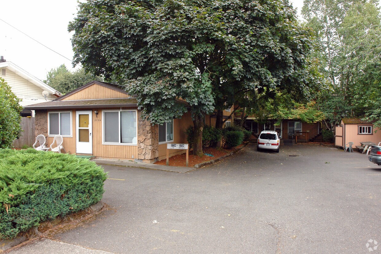 Foto principal - 3734 SE Gladstone St