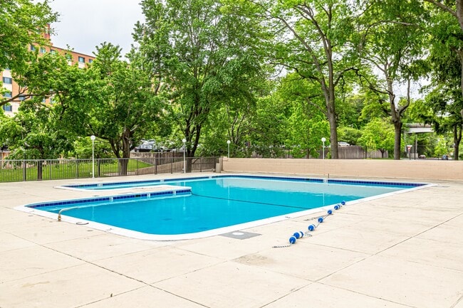 Pool & Tennis Courts - 1300 Army Navy Dr