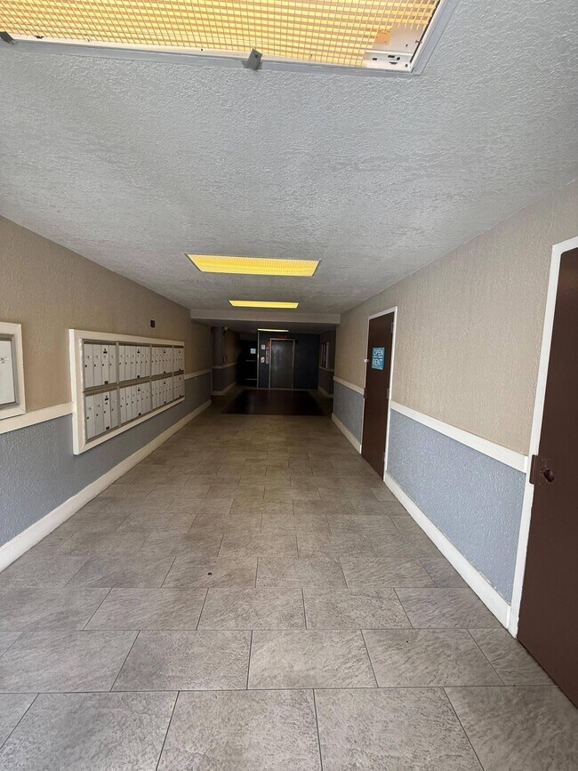 Building Photo - 482 NW 165th St