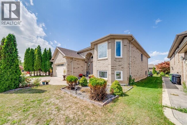 Building Photo - 1078 Imperial Crescent