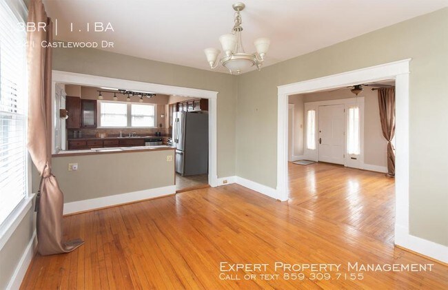 Building Photo - 241 Castlewood Dr