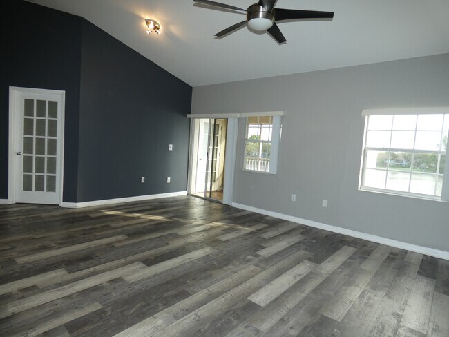 Foto del edificio - 2831 N Oakland Forest Dr