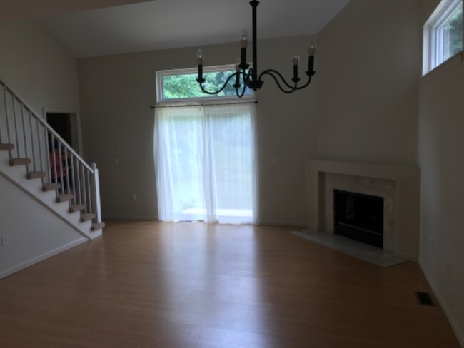 Foto del edificio - 5482 Country Club Ln