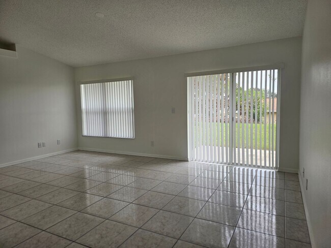 Foto del edificio - 13345 Pinyon Dr