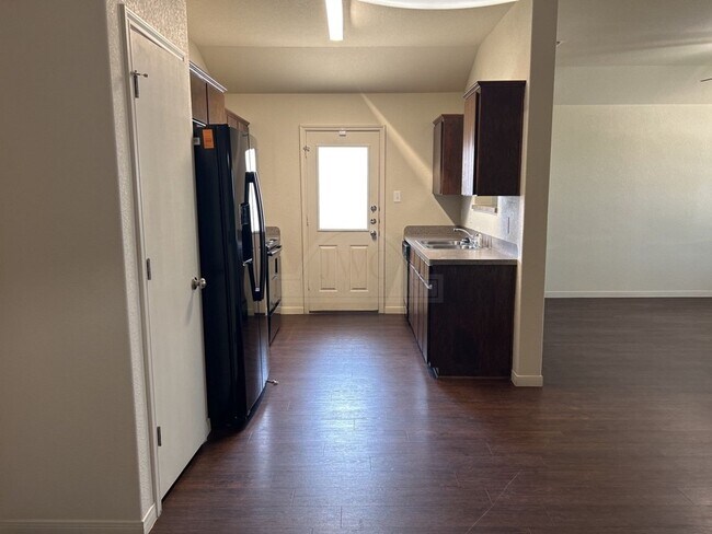 Foto del edificio - 5705 Rustler Dr